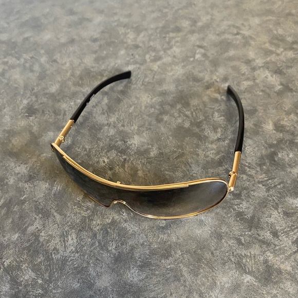 GUESS designer sunglasses - Picture 5 of 7